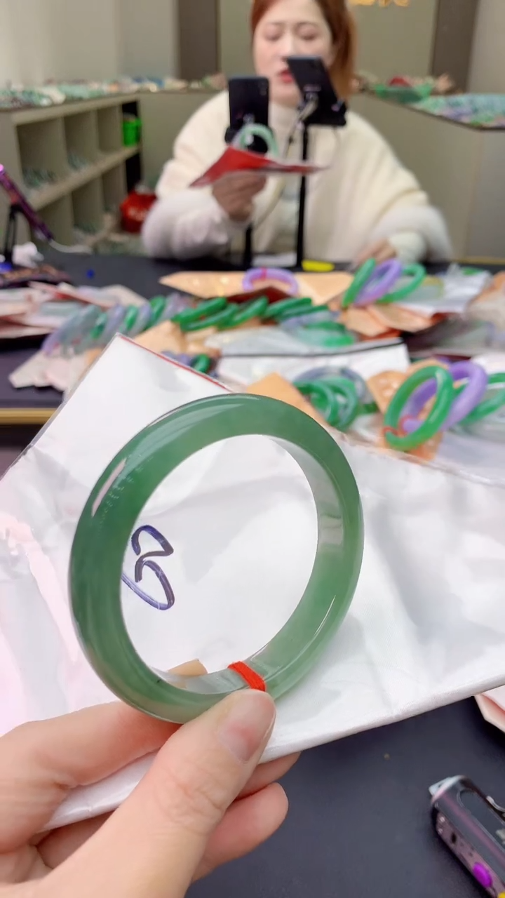 【闪购商品】翡翠手镯未镶嵌0129412657