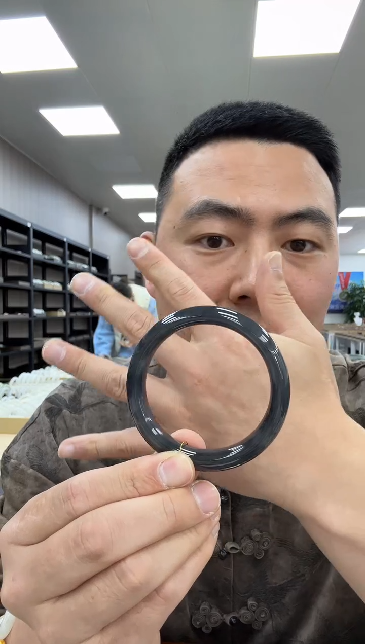 【闪购商品】和田玉手镯未镶嵌54-55  977