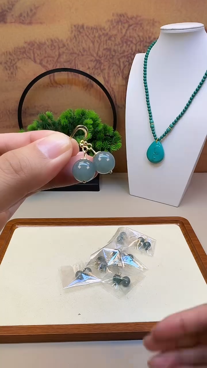 14K金镶嵌翡翠耳饰E252 