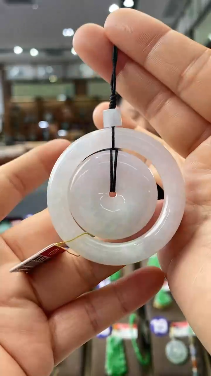 【闪购商品】翡翠颈饰未镶嵌子母扣