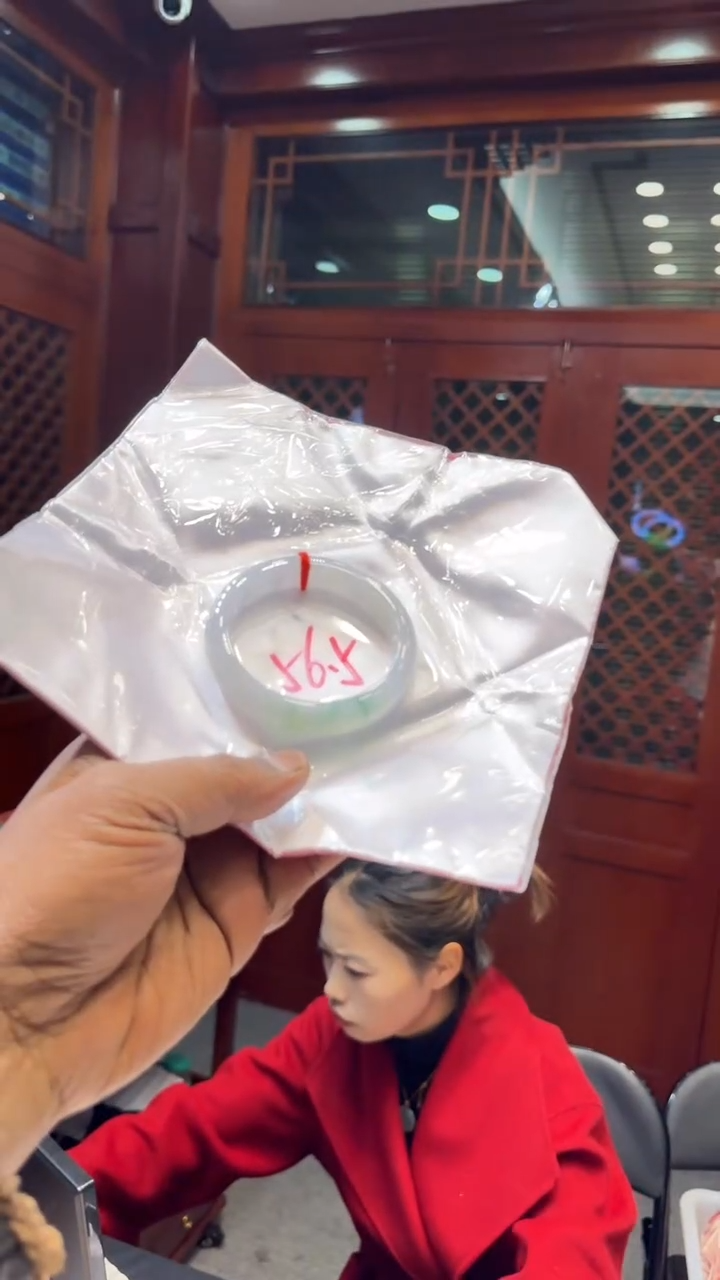 【闪购商品】翡翠手镯未镶嵌手镯