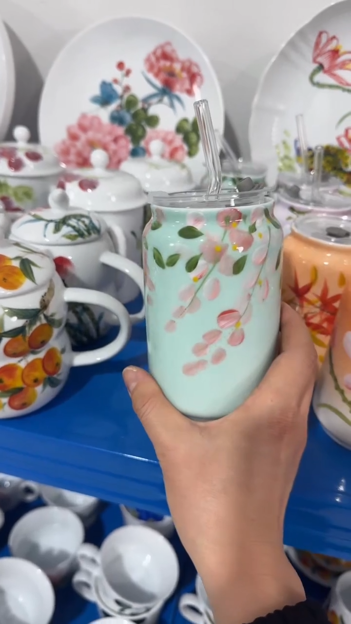 摆件陶瓷景德镇高温瓷（玉泥易拉罐杯）福利价微瑕
