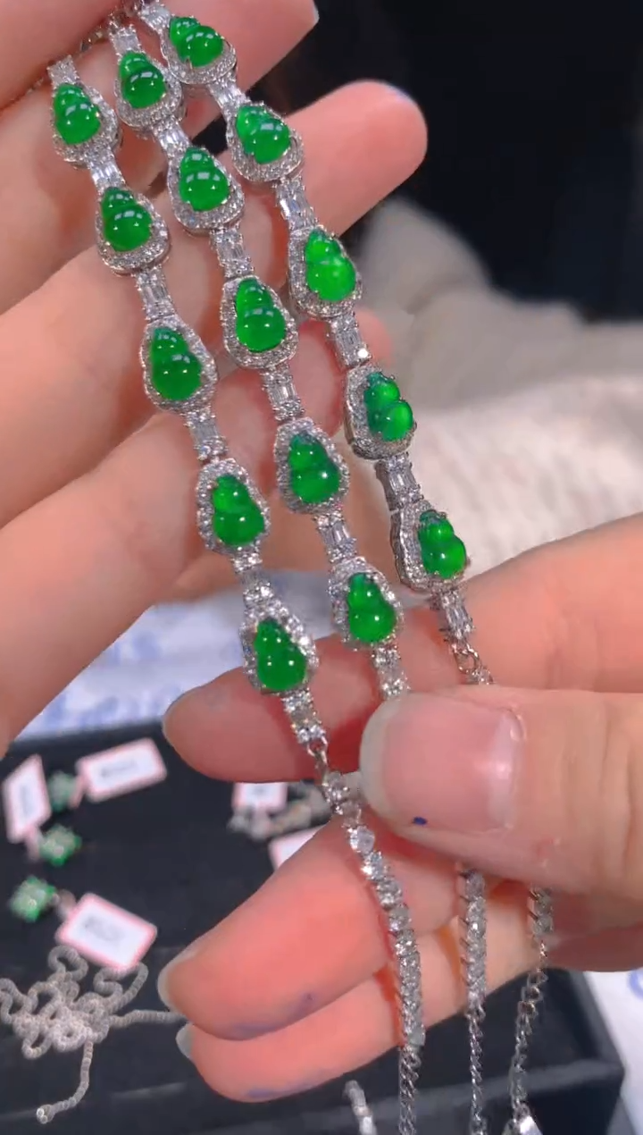 【闪购商品】定制翡翠未镶嵌27定制翡翠，多样性发货（发其一）