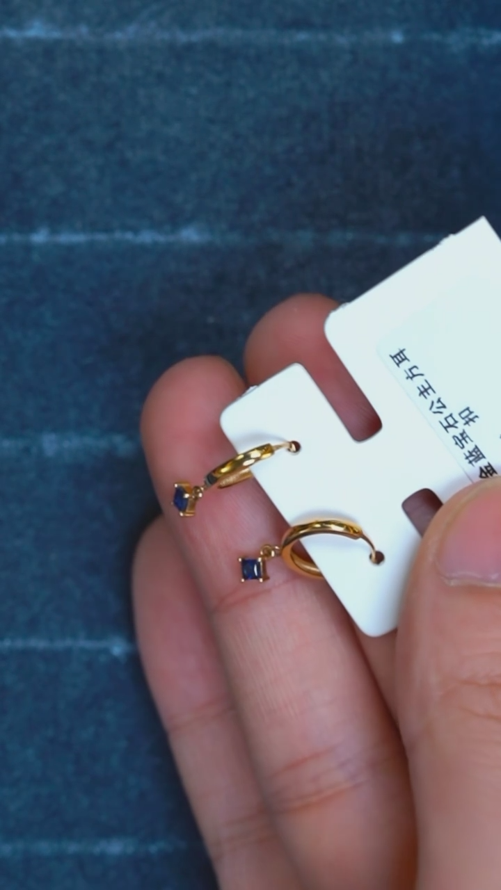 【闪购商品】蓝宝石耳饰18K金镶嵌T04020