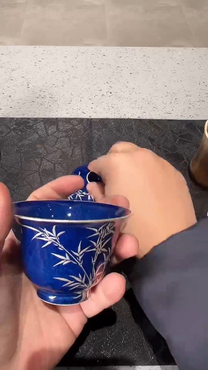 【闪购商品】陶瓷盖子款青花描银盖碗