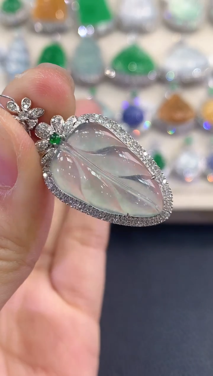 【闪购商品】翡翠吊坠(不含链)18K金镶嵌 C50