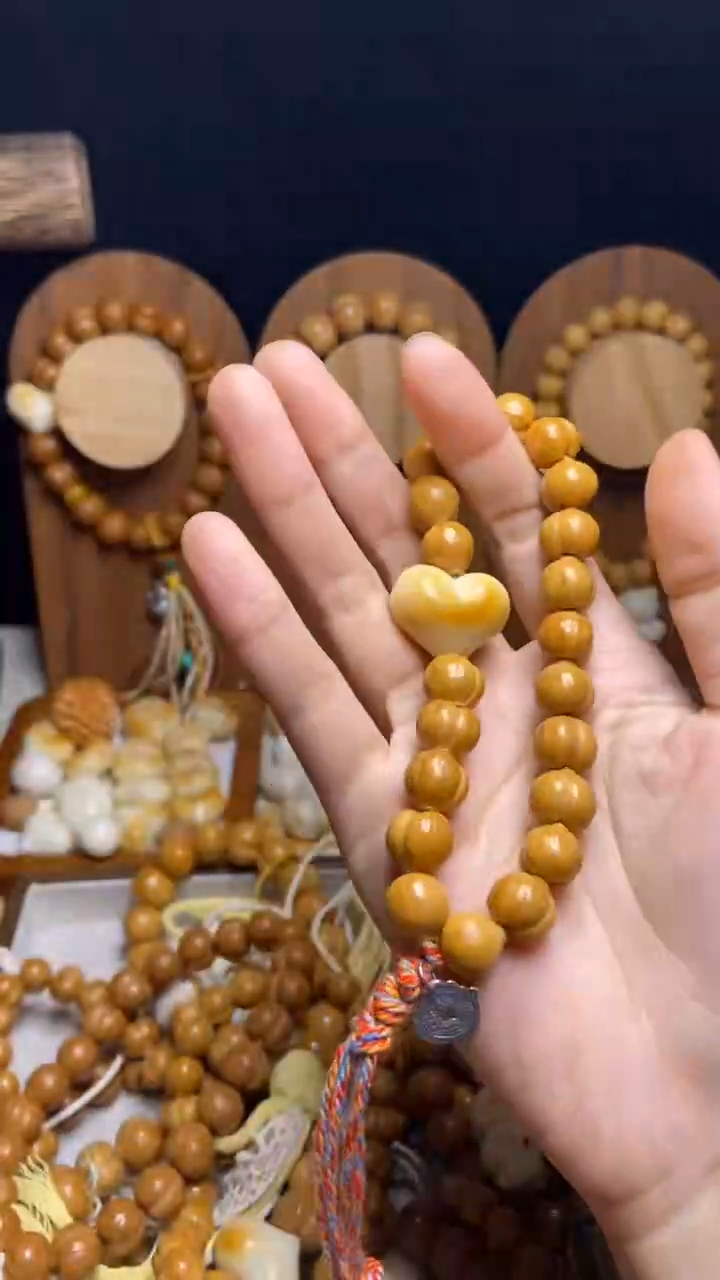 猴头核桃手串微瑕小馒头爱心藏式手持