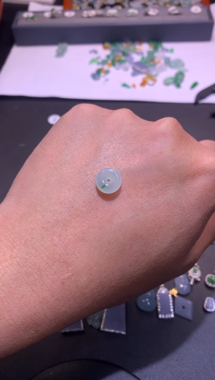 【闪购商品】翡翠吊坠(不含链)未镶嵌1