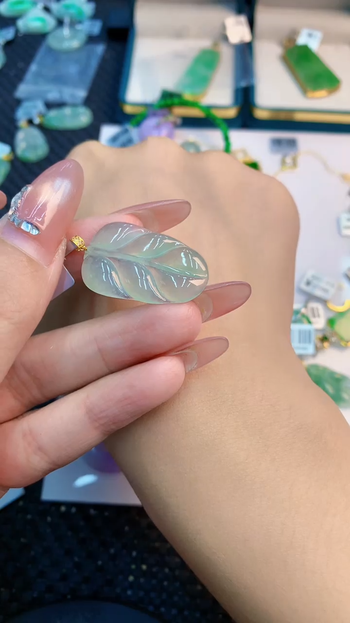 翡翠18K金镶嵌吊坠(不含链)1