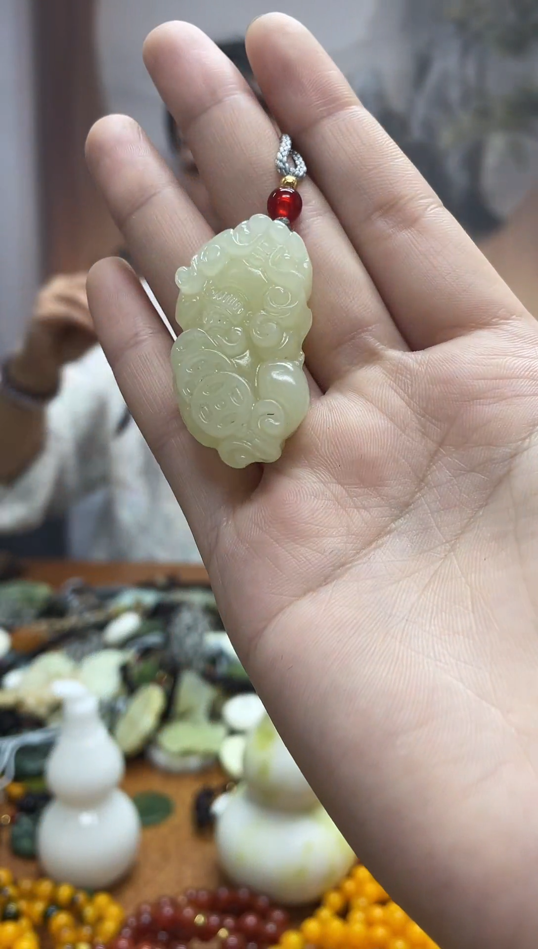 未镶嵌岫玉吊坠`