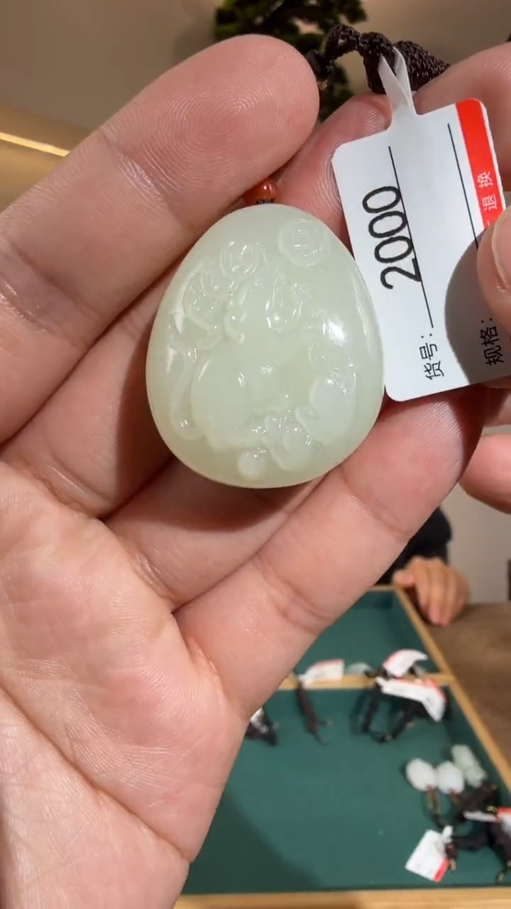 颈饰未镶嵌和田玉1