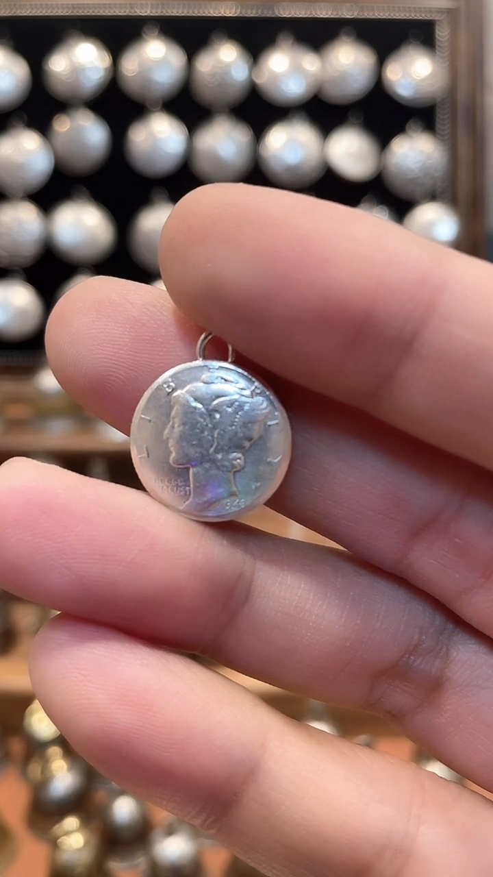 无钛钢无非金属宝*小飞人飞盘银吊坠