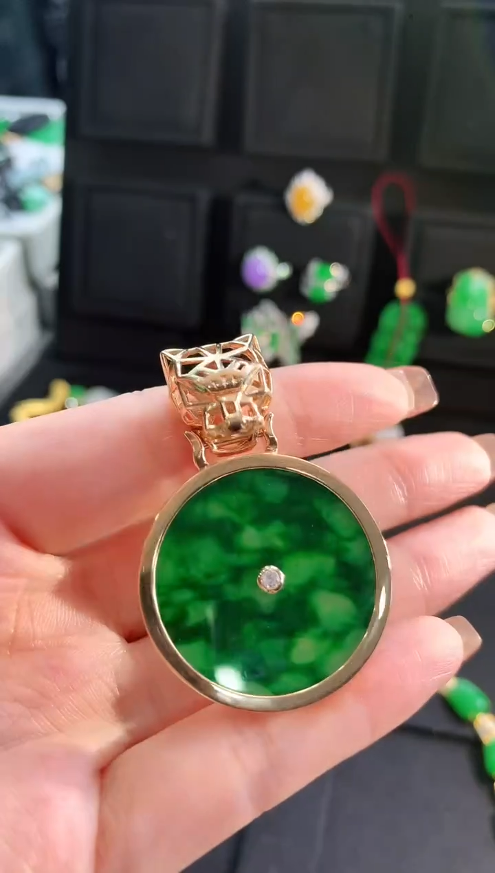 【闪购商品】翡翠吊坠(不含链)18K金镶嵌吊坠