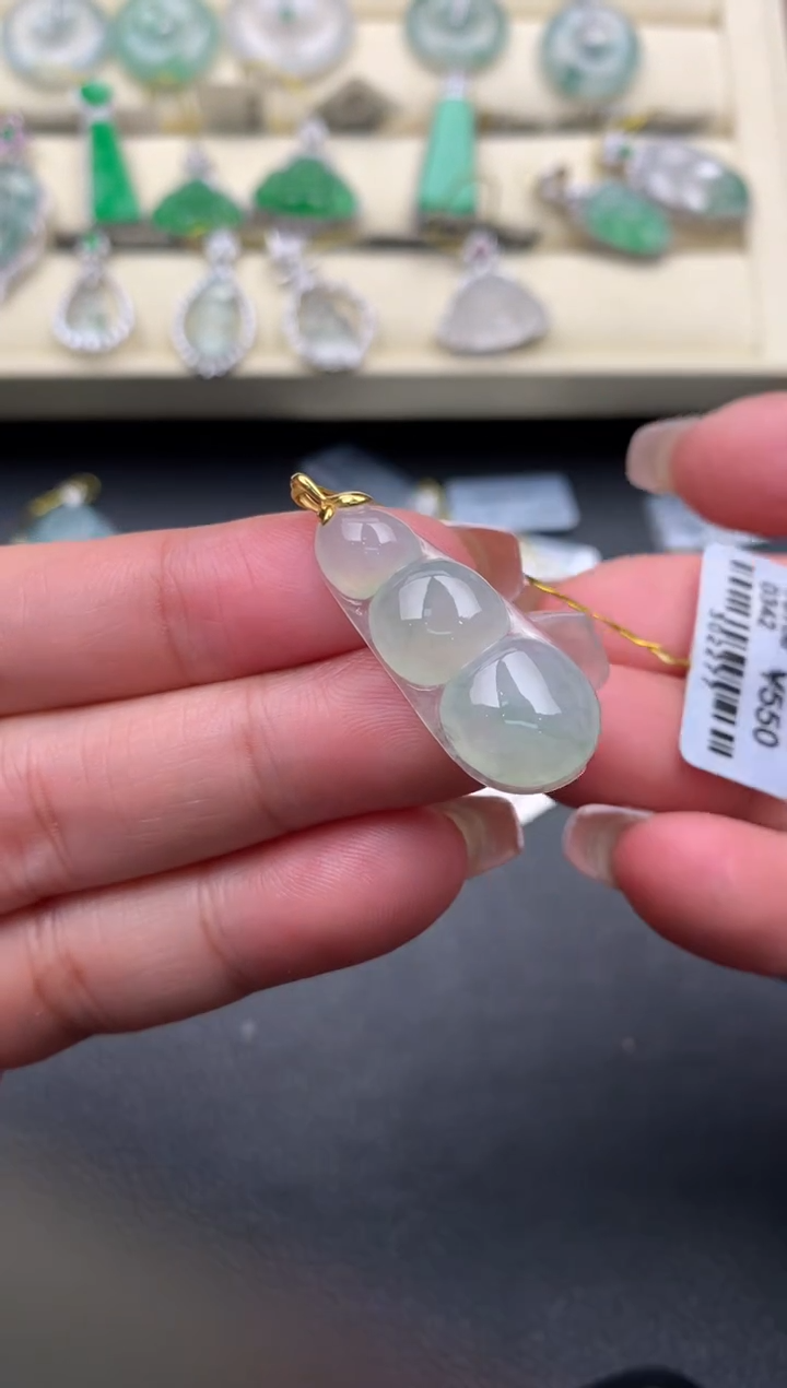 【闪购商品】翡翠颈饰18K金镶嵌D565.....