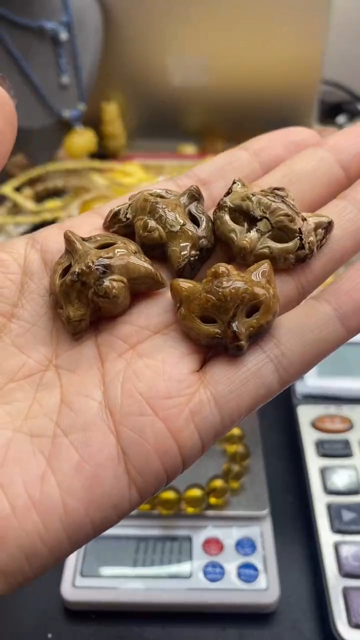 琥珀未镶嵌珠宝奇石323多样性发其一默认有瑕