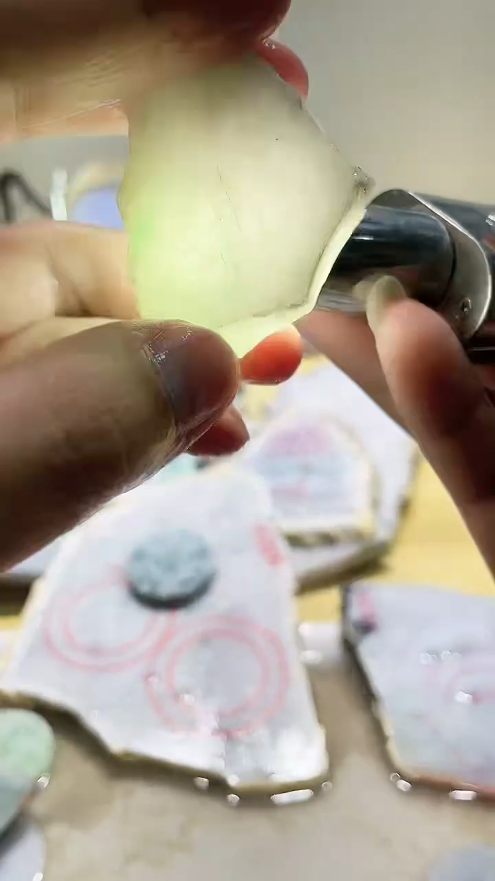 翡翠未镶嵌颈饰0蒙0翡翠珠宝053