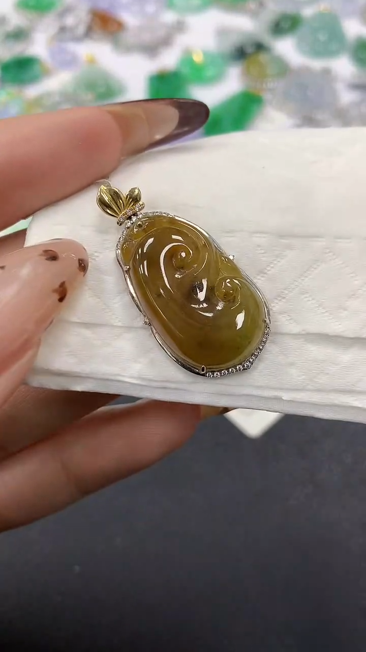 颈饰18K金镶嵌翡翠a货假一赔三支持复检百元上9元证书费自理