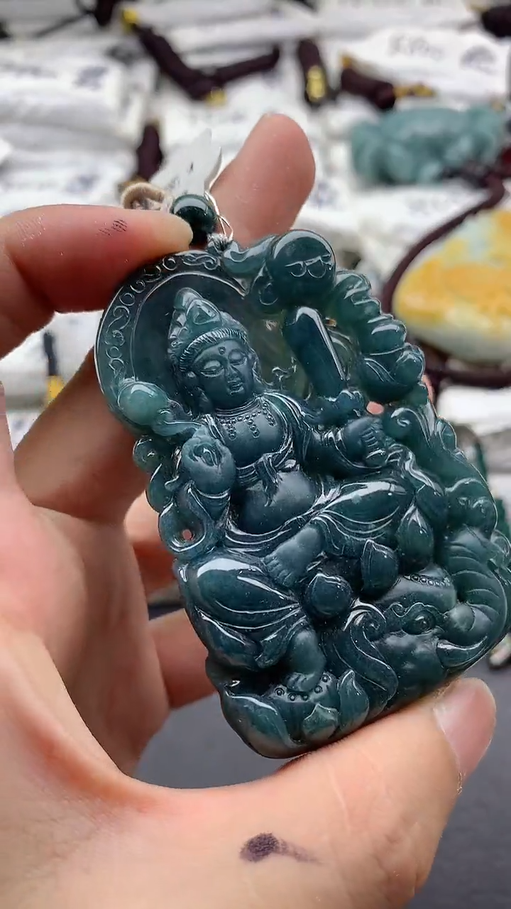 【闪购商品】翡翠未镶嵌颈饰555555555555