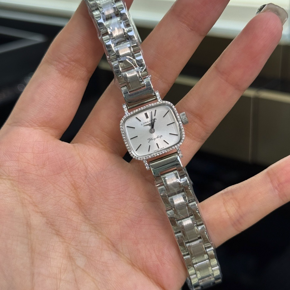 95新 Longines/浪琴 手动机械后钻19mm/公价32999/w11438