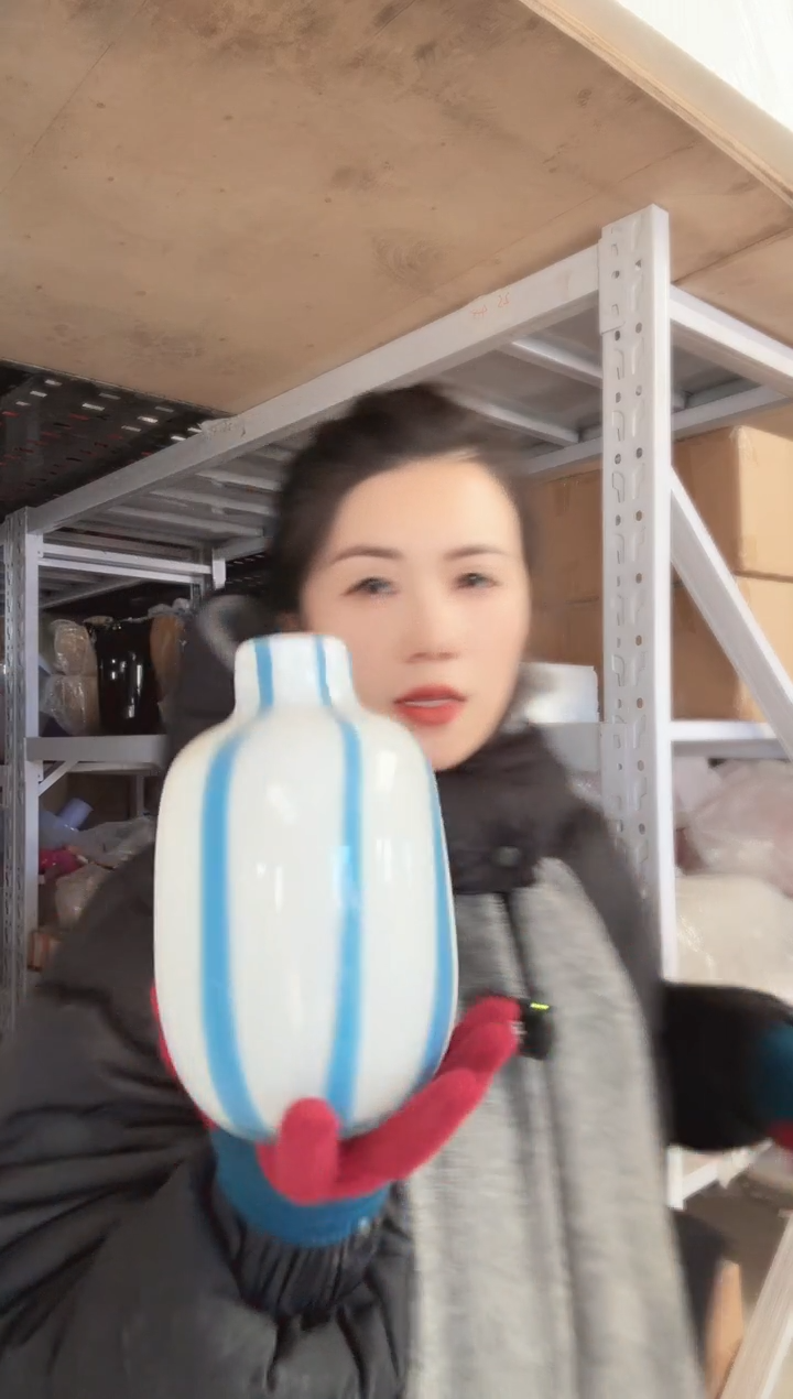 107直播玻璃花瓶