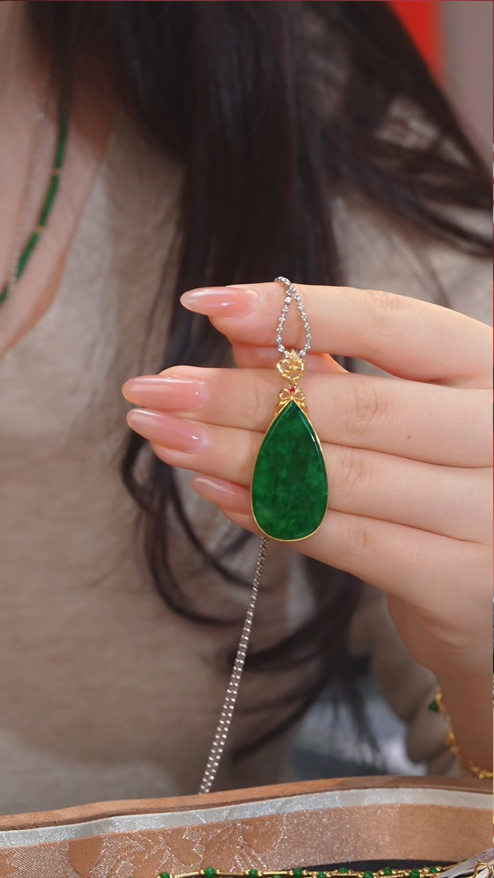 【闪购商品】翡翠吊坠(不含链)18K金镶嵌多样性发@@Q1764