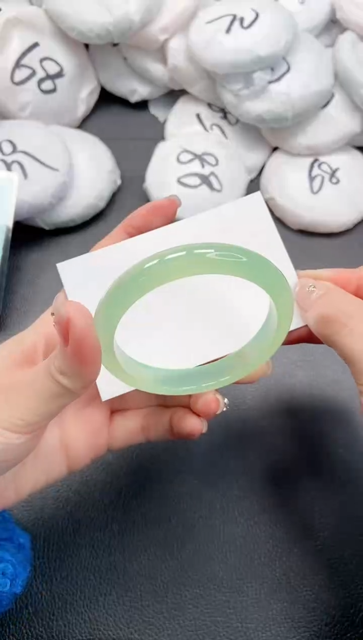 【闪购商品】石英质玉手镯未镶嵌 19L60-55