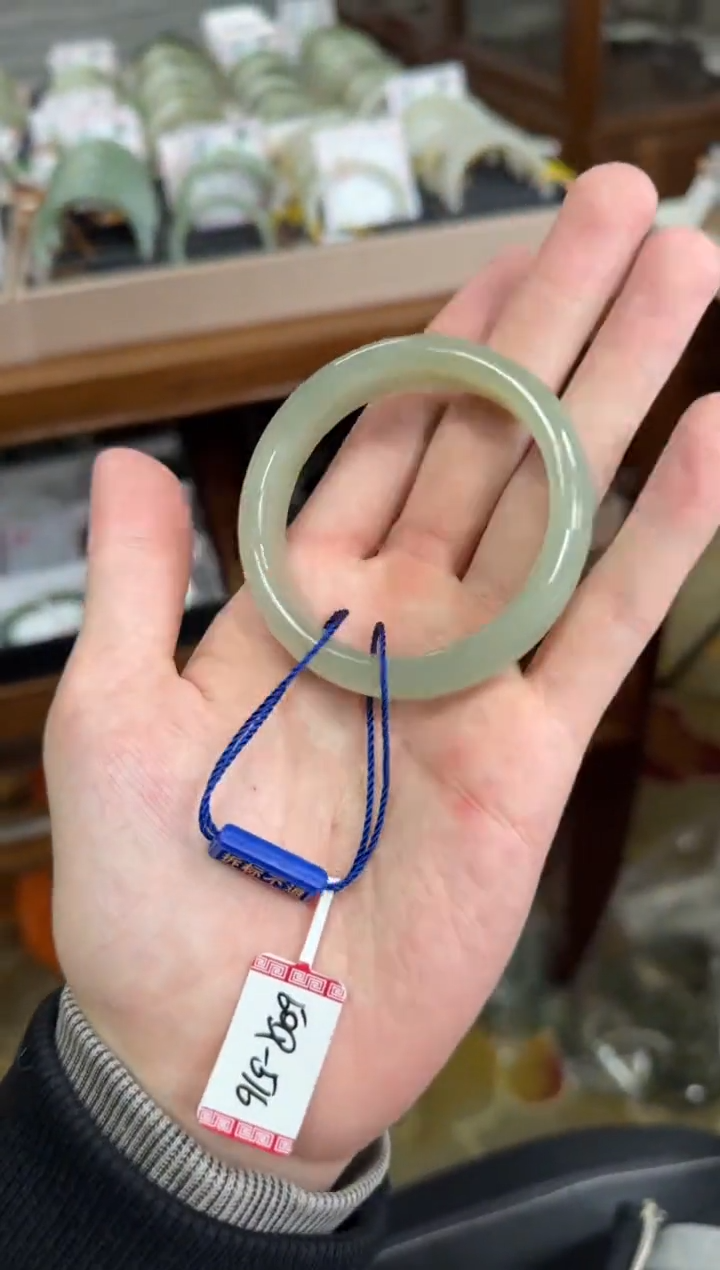 未镶嵌手镯和田玉51