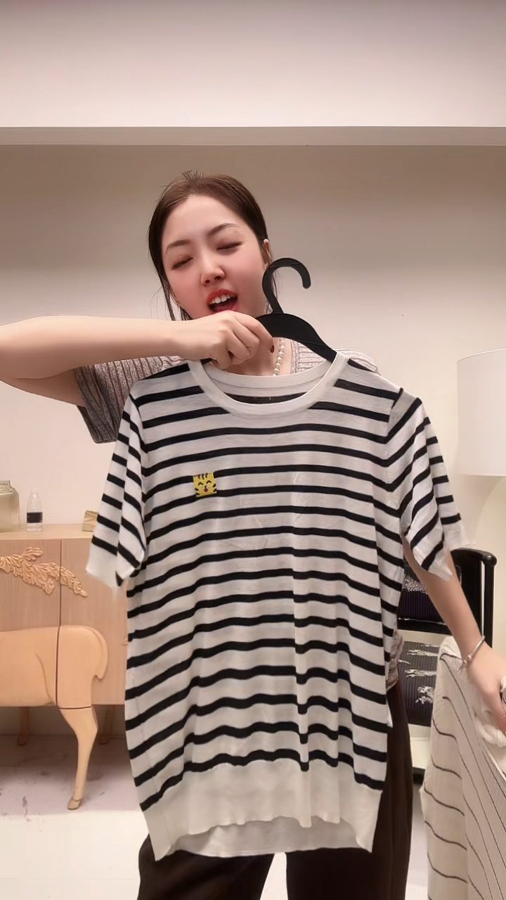 黑白条小老虎半袖