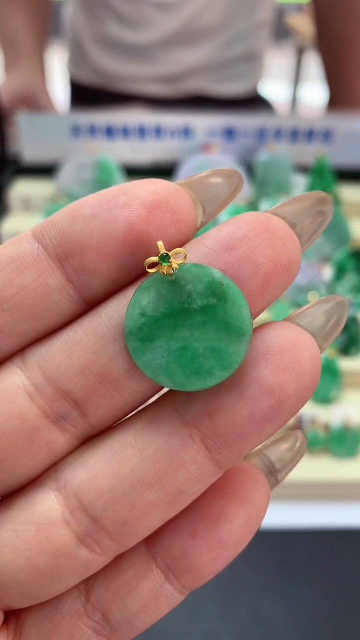 【闪购商品】翡翠吊坠(不含链)18K金镶嵌挂件