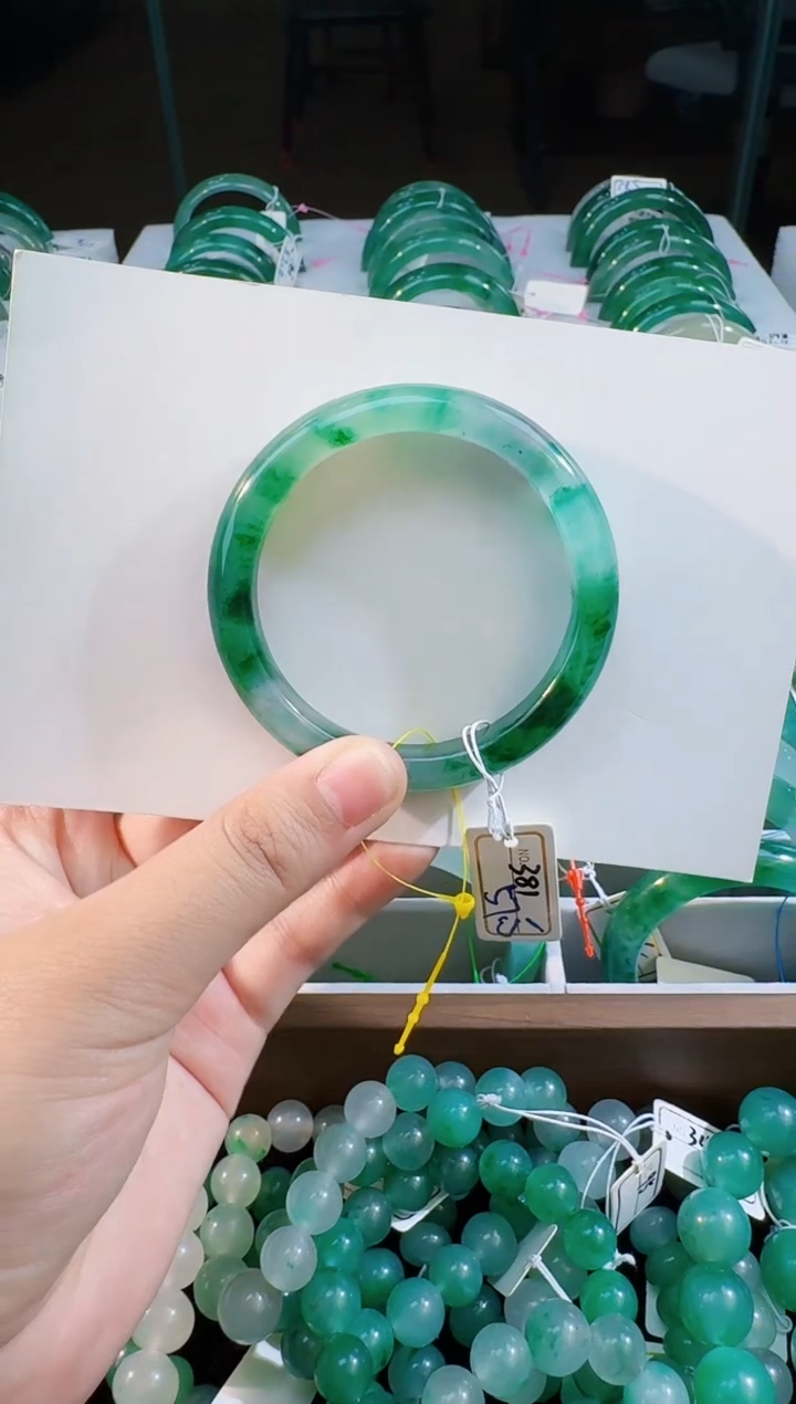 【闪购商品】石英质玉手镯未镶嵌381