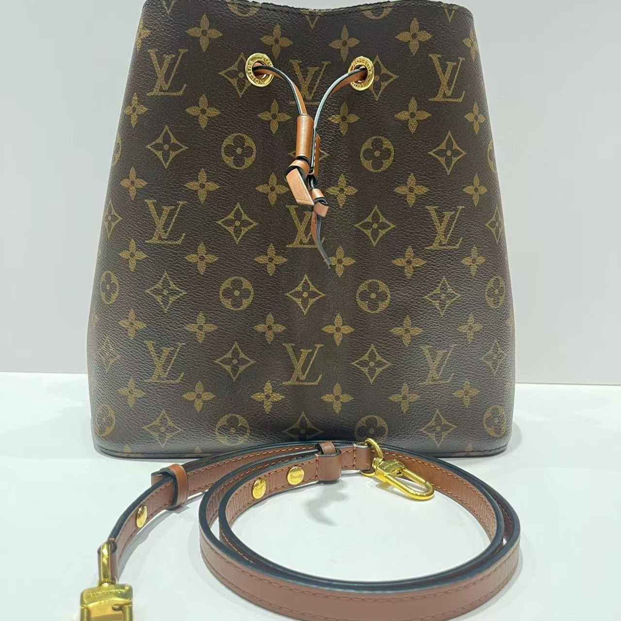 95新 LouisVuitton/路易威登 LV焦糖水桶单肩