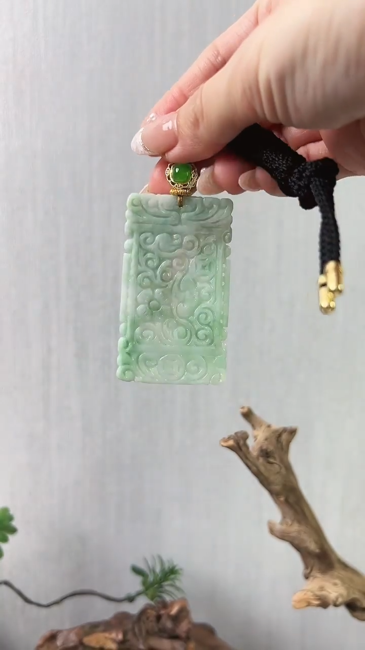 【闪购商品】翡翠颈饰未镶嵌无事牌