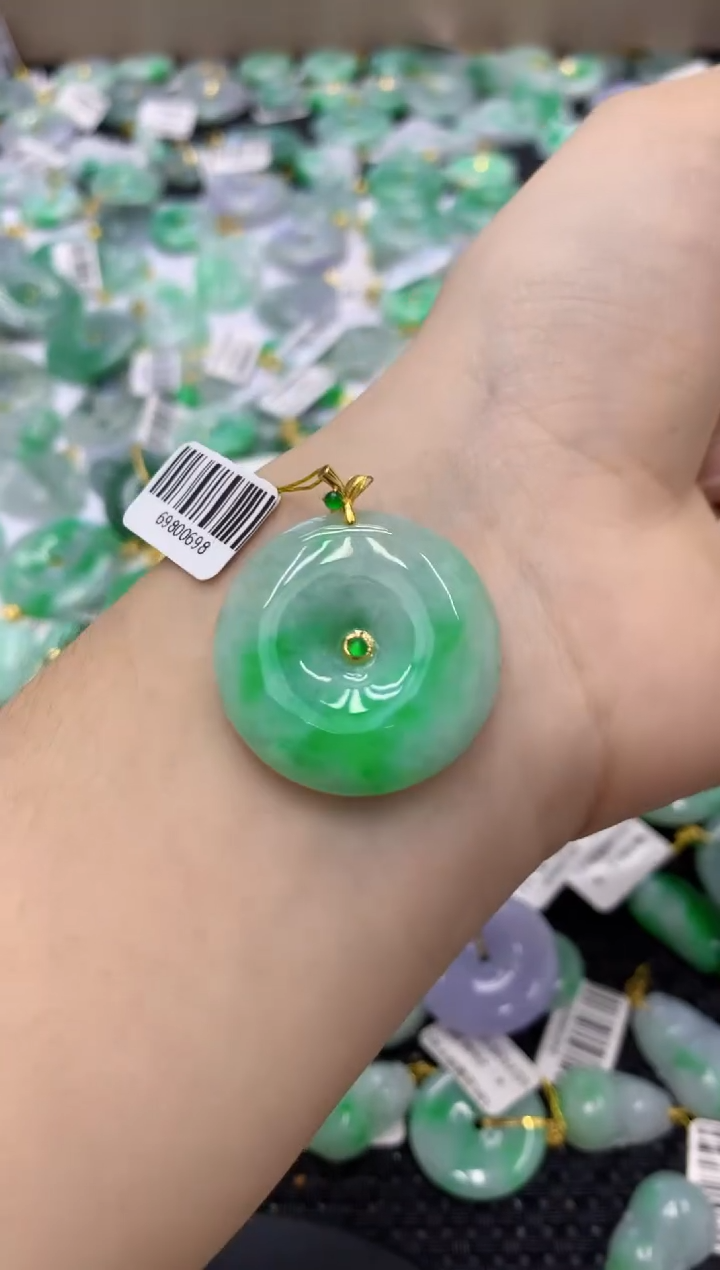 翡翠18K金镶嵌颈饰天然缅甸翡翠A货