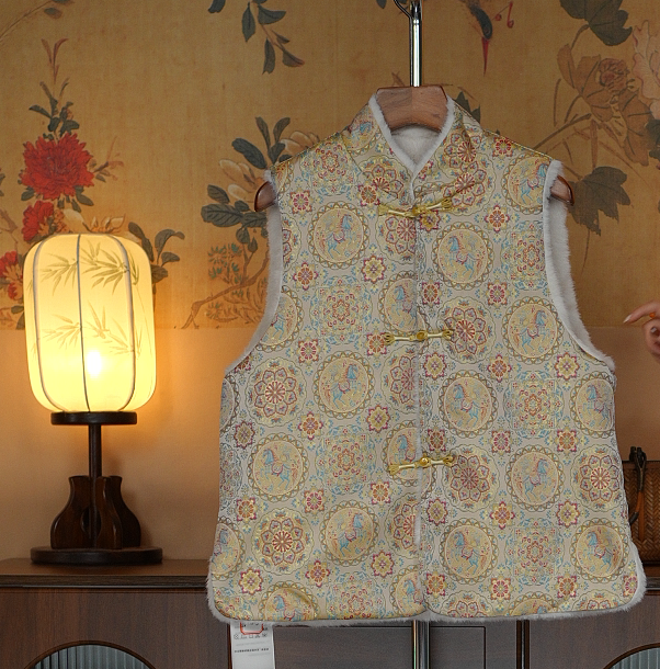 宝祥花 新中式国风款重工加厚马甲女 60039