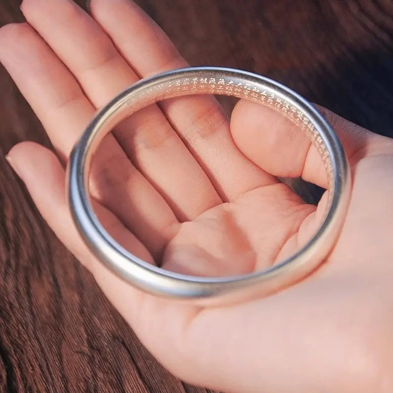 足银手镯 足银手镯 女999闭口泥鳅背古法心经磨砂素圈银镯子送女