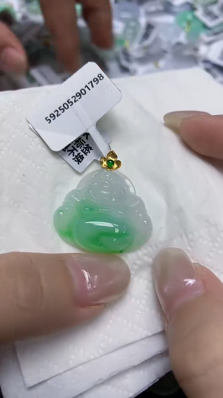 翡翠18K金镶嵌颈饰天然缅甸翡翠A货
