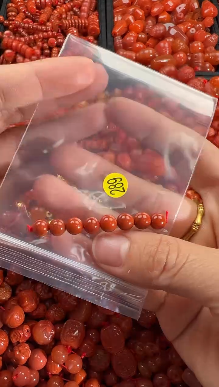 【闪购商品】南红玛瑙颈饰未镶嵌1