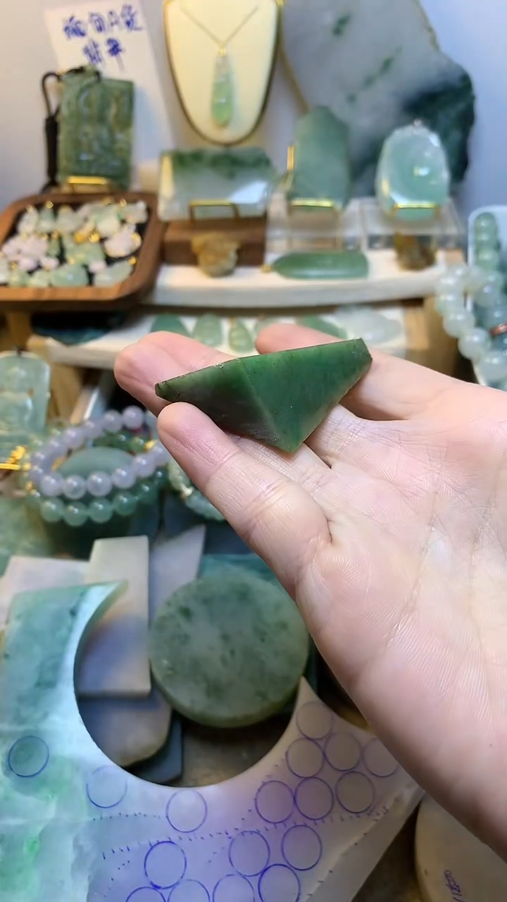 未镶嵌挂件翡翠 缅甸A货翡翠，没有运费险