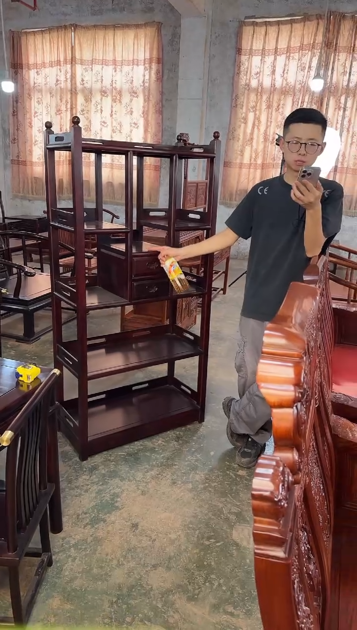 黑酸枝木类成套家具博古书架