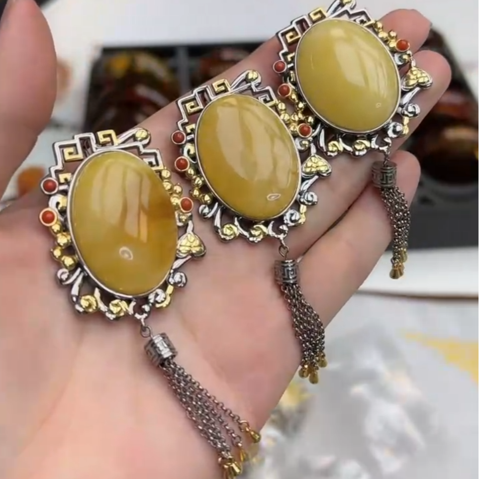 菲菲珠宝好~蜜蜡吊坠~多样性发一