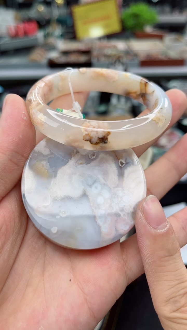 【闪购商品】石英质玉手镯未镶嵌58圈口（赠品镯心）378196