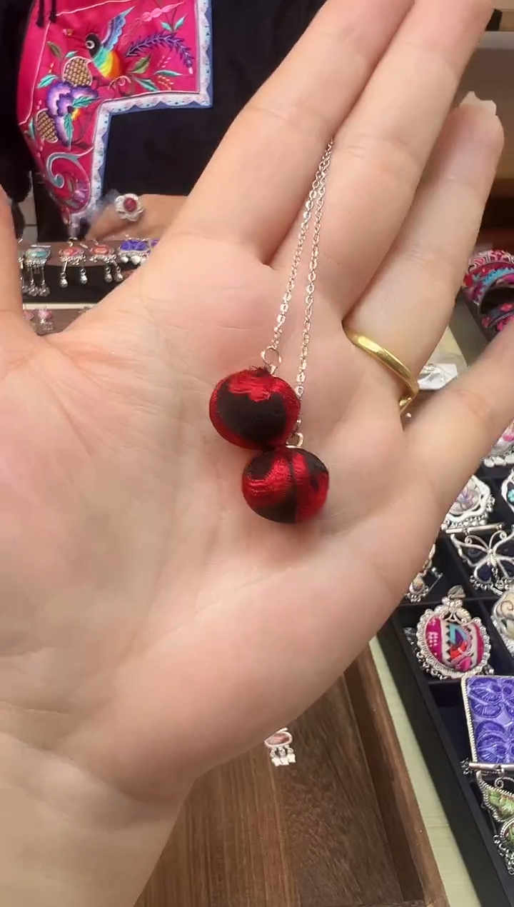 【闪购商品】织绣民族非遗老绣饰品328