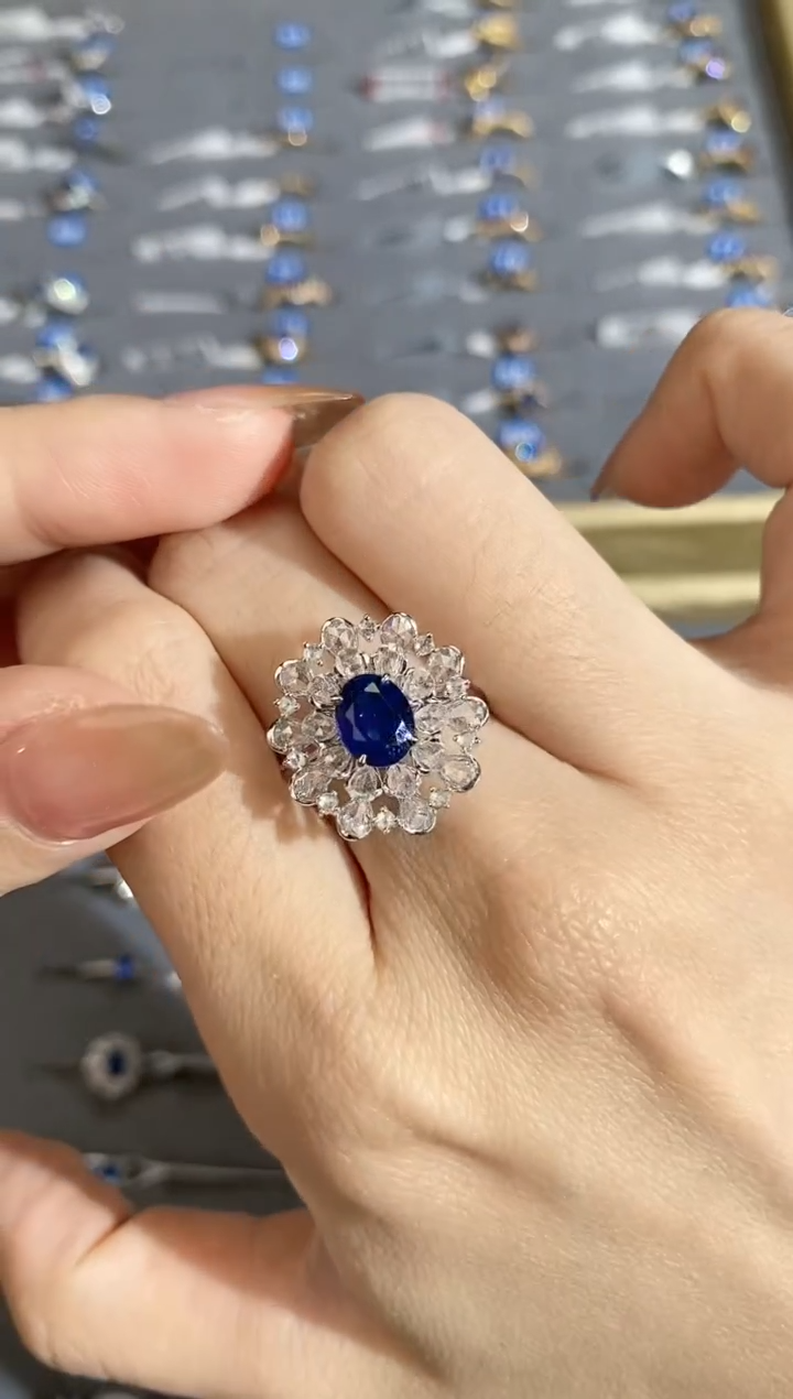 【闪购商品】蓝宝石戒指18K金镶嵌戒指