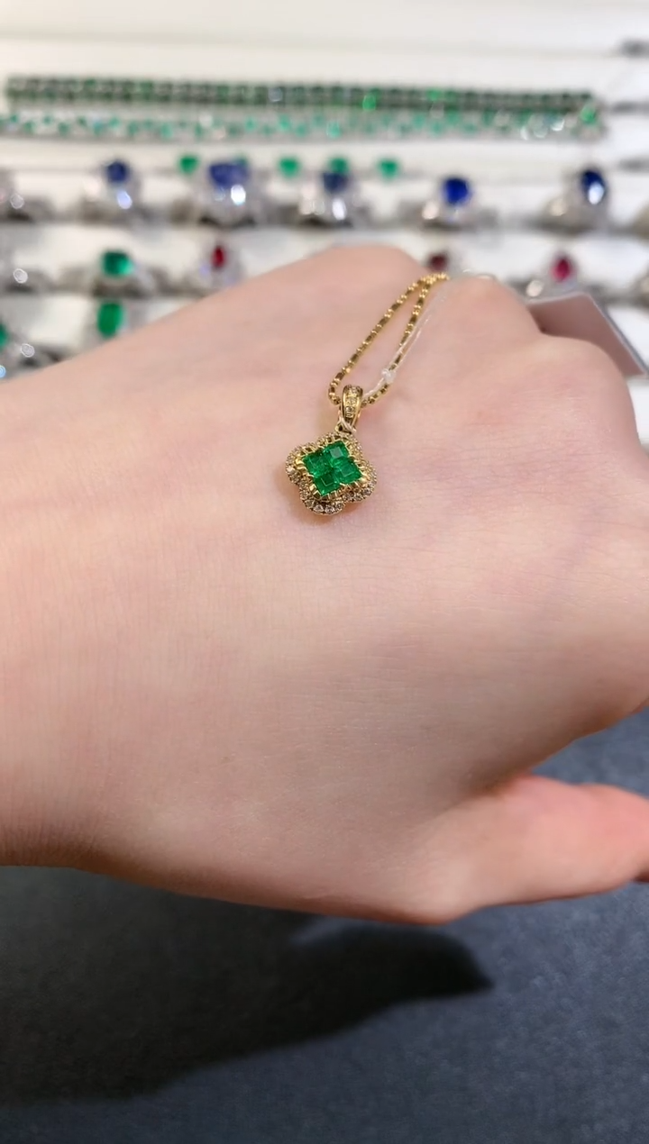 套链18K金镶嵌祖母绿D95|1680