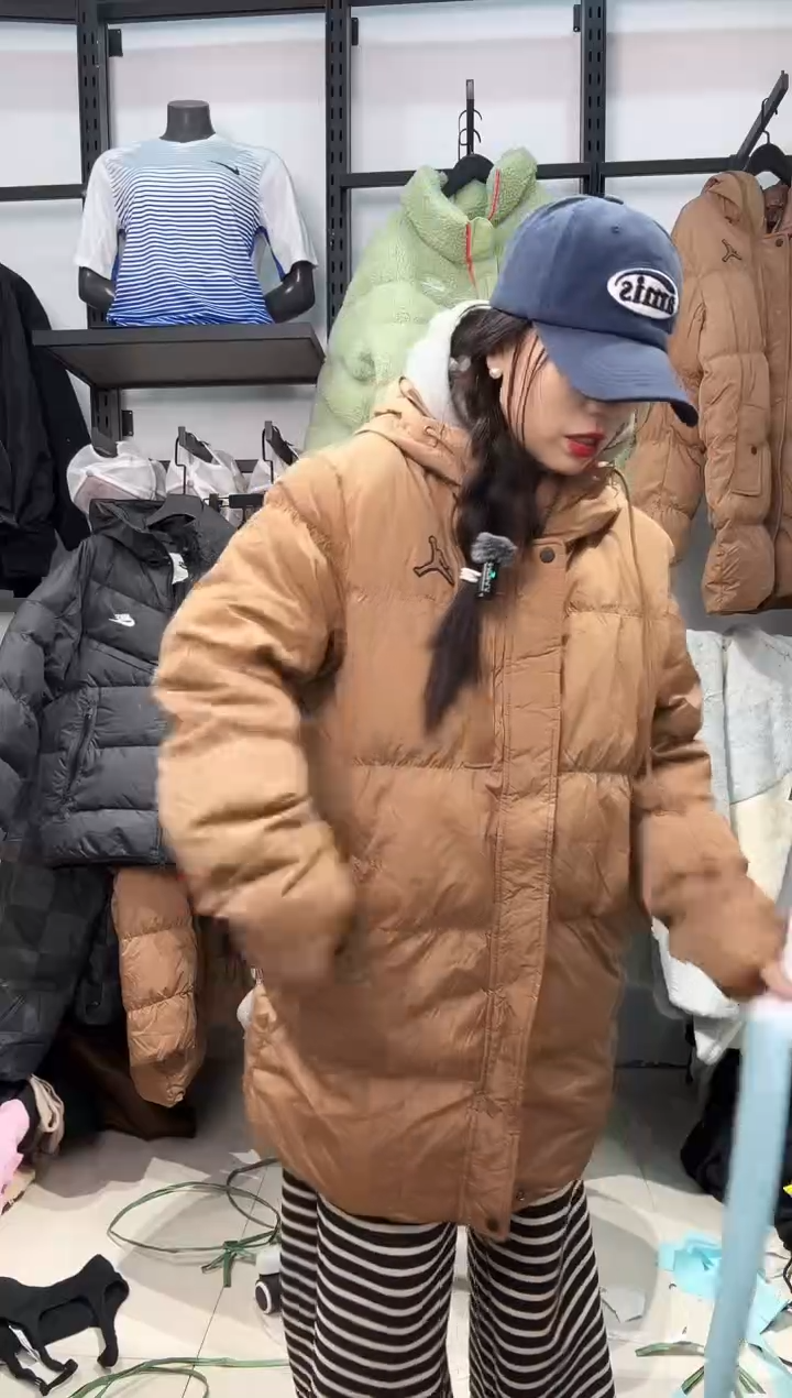 2552  Nike/Joedan运动卫衣裤以直播间过款为准 尺码．