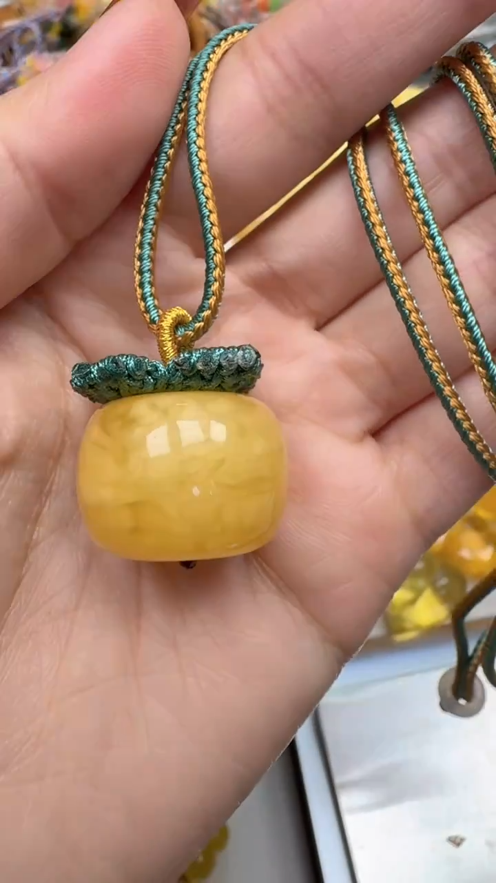 裸石琥珀未镶嵌如图