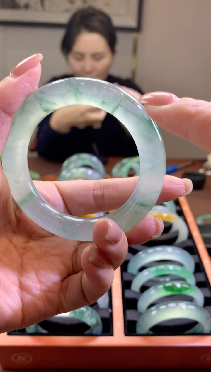 【闪购商品】翡翠手镯未镶嵌冰飘花