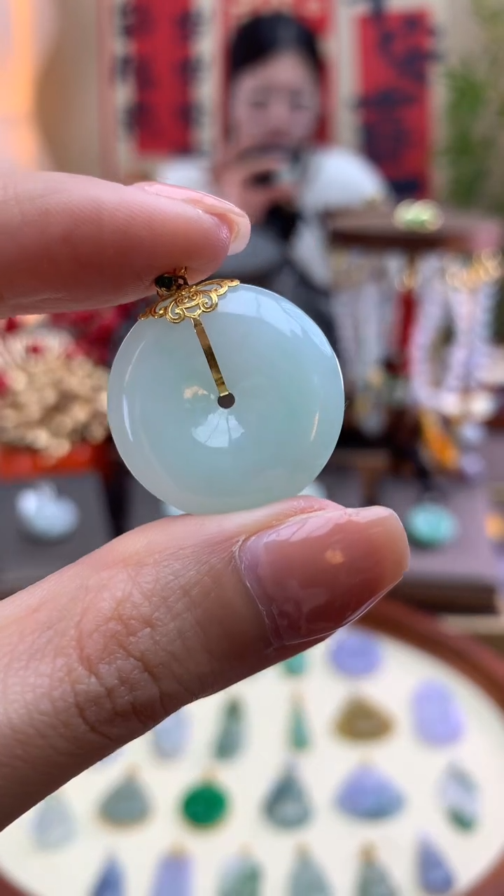 【闪购商品】翡翠颈饰18K金镶嵌平安扣