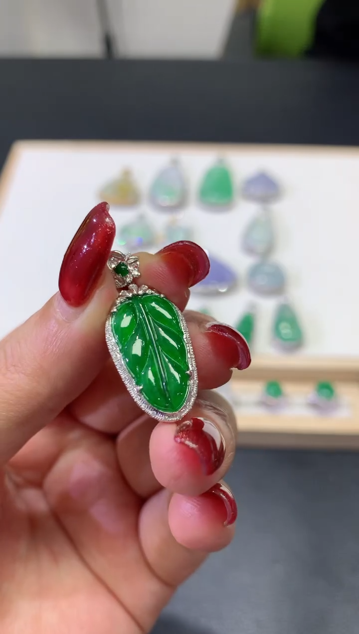 【闪购商品】翡翠颈饰18K金镶嵌团购11