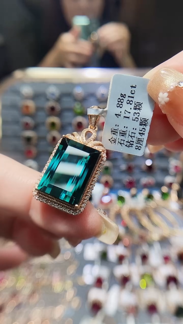 【闪购商品】碧玺颈饰18K金镶嵌17.81.